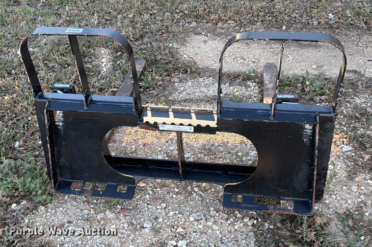 image for item DX5863 HLA Atrachments HD42BO5000 skid steer forks