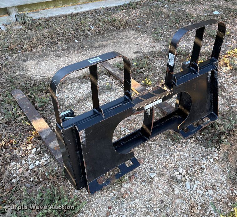 image for item DX5863 HLA Atrachments HD42BO5000 skid steer forks