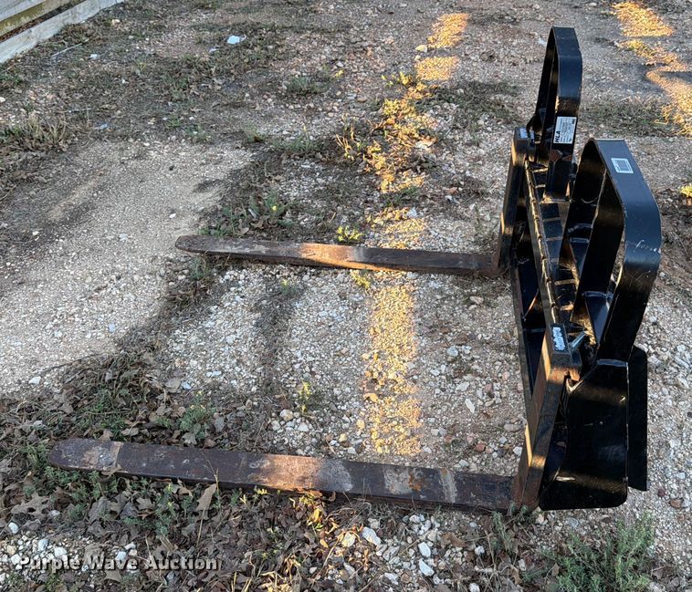 image for item DX5863 HLA Atrachments HD42BO5000 skid steer forks