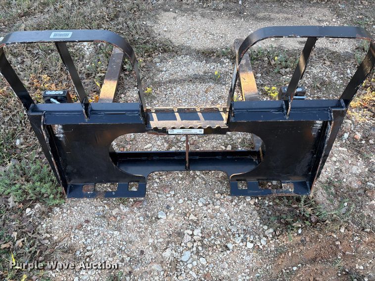 image for item DX5863 HLA Atrachments HD42BO5000 skid steer forks