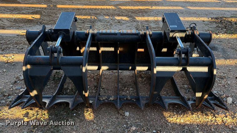 image for item DX5865 2023 Bobcat Grpl 82 Root skid steer root grapple bucket