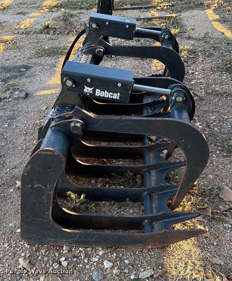 image for item DX5865 2023 Bobcat Grpl 82 Root skid steer root grapple bucket
