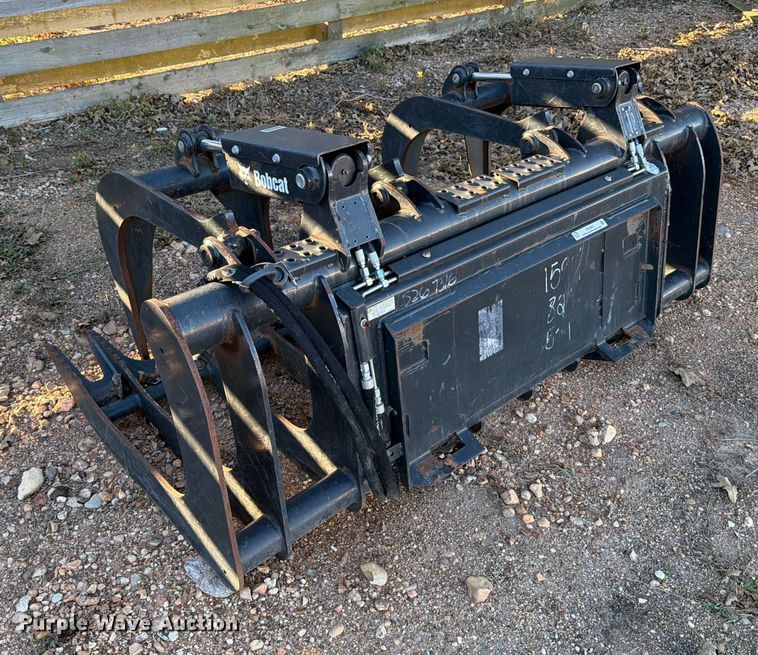 image for item DX5865 2023 Bobcat Grpl 82 Root skid steer root grapple bucket