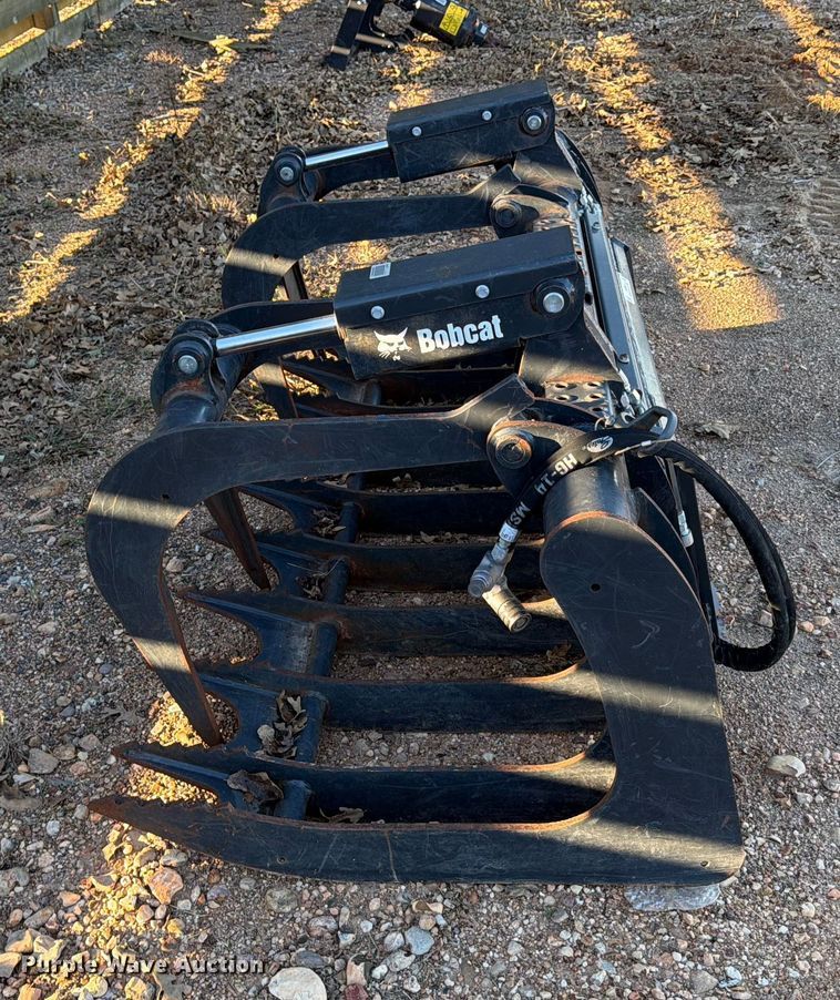 image for item DX5865 2023 Bobcat Grpl 82 Root skid steer root grapple bucket
