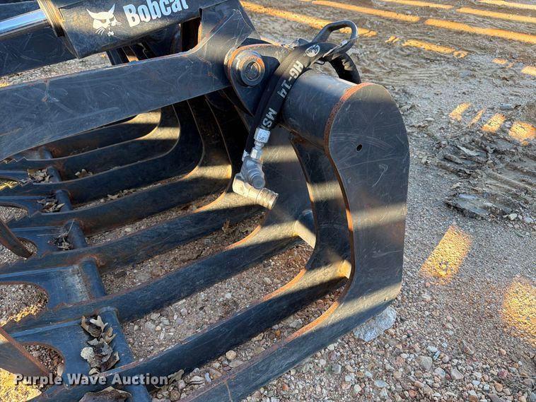 image for item DX5865 2023 Bobcat Grpl 82 Root skid steer root grapple bucket