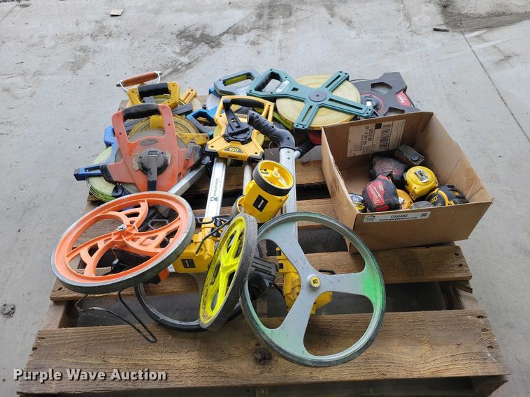 image for item DX6482 Assorted measuring tools