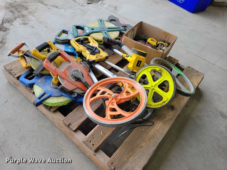 image for item DX6482 Assorted measuring tools