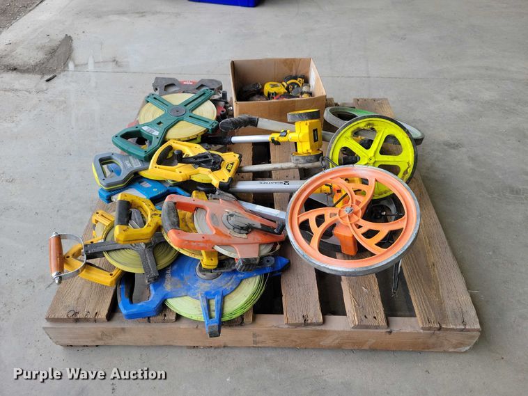 image for item DX6482 Assorted measuring tools
