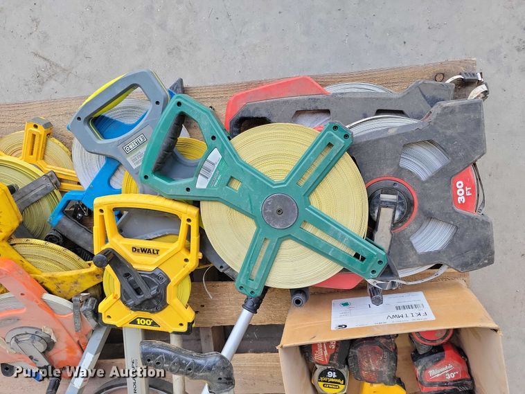 image for item DX6482 Assorted measuring tools