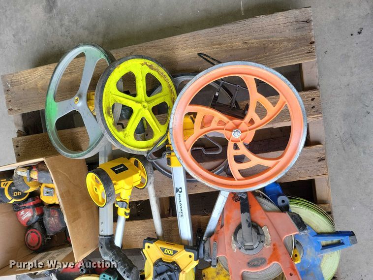 image for item DX6482 Assorted measuring tools