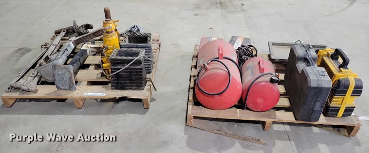 image for item DX6487 (2) pallets of tools