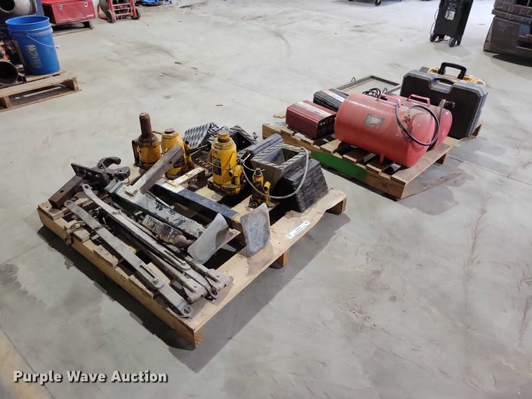 image for item DX6487 (2) pallets of tools