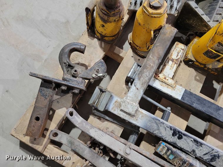 image for item DX6487 (2) pallets of tools