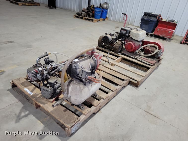 image for item DX6492 Assorted tools