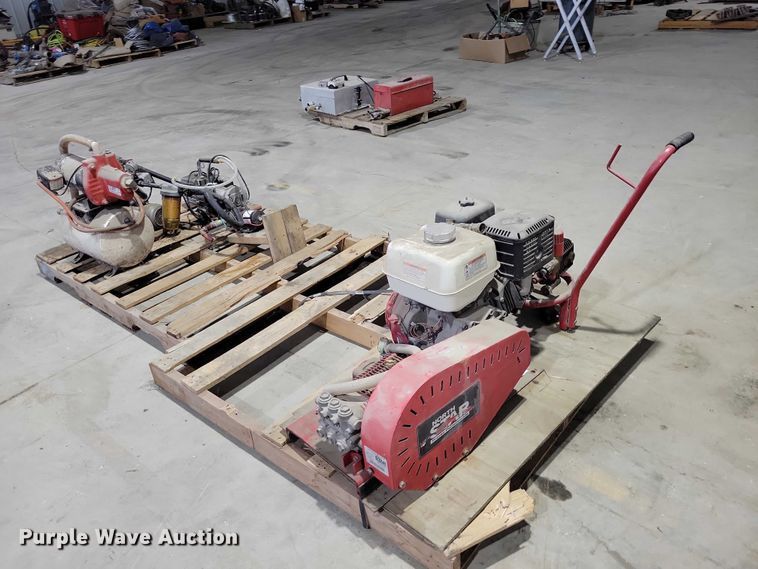 image for item DX6492 Assorted tools