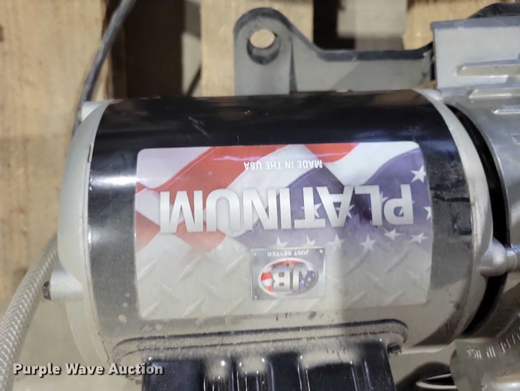 image for item DX6492 Assorted tools