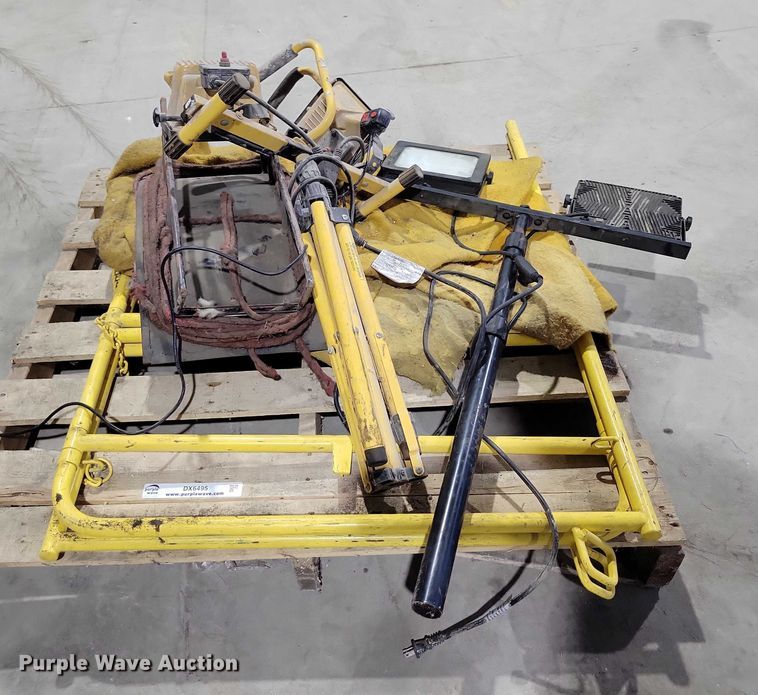 image for item DX6495 Assorted tools