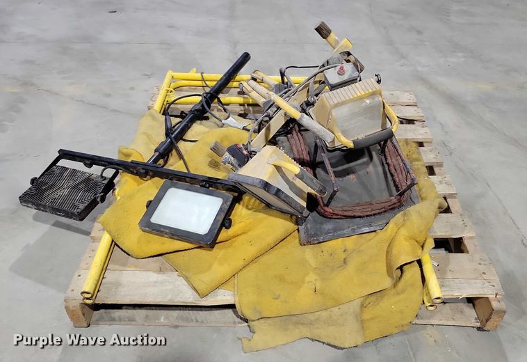 image for item DX6495 Assorted tools