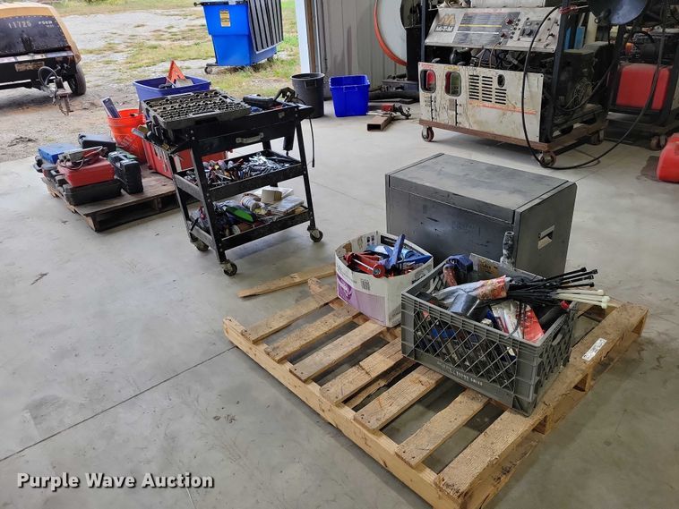 image for item DX6500 Assorted tools