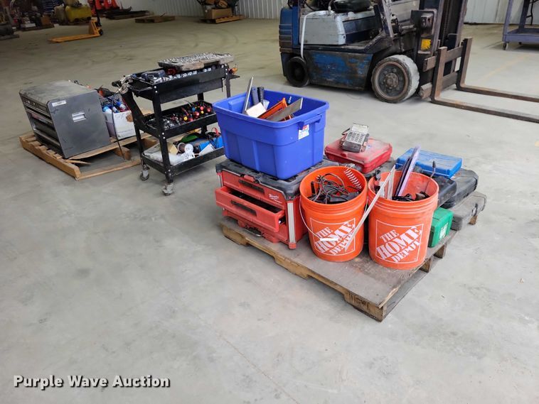 image for item DX6500 Assorted tools