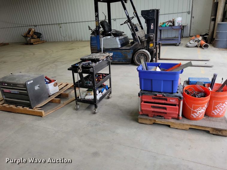 image for item DX6500 Assorted tools