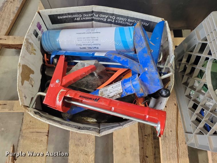 image for item DX6500 Assorted tools