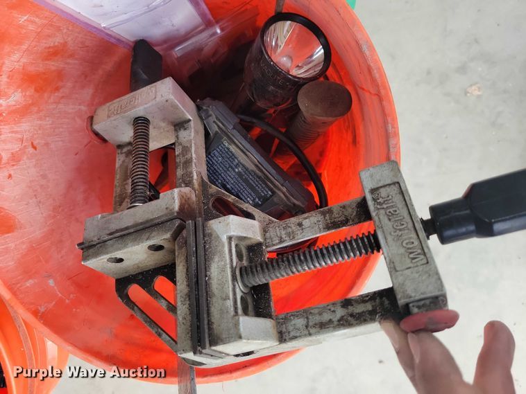 image for item DX6500 Assorted tools