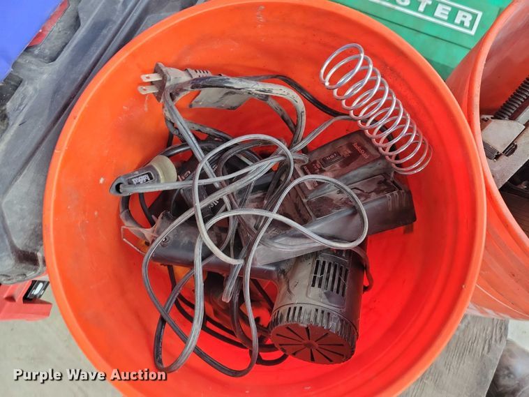 image for item DX6500 Assorted tools