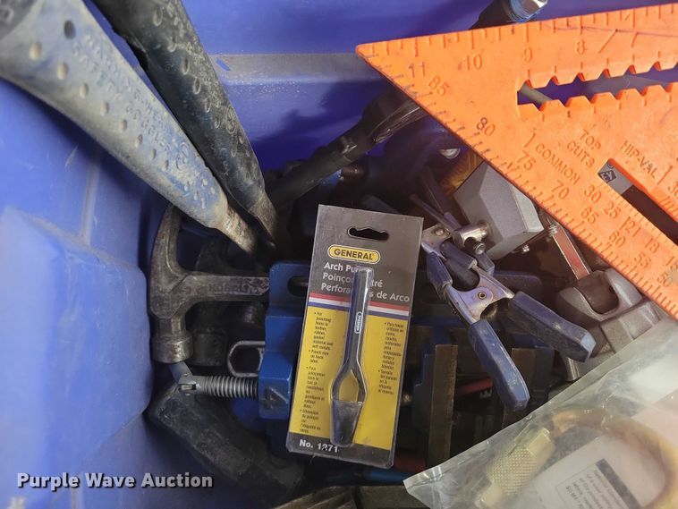 image for item DX6500 Assorted tools