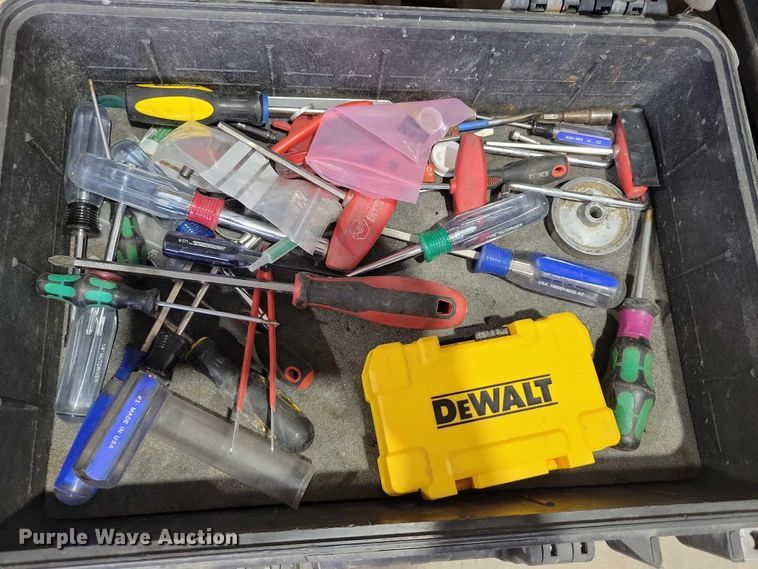 image for item DX6508 Assorted tools
