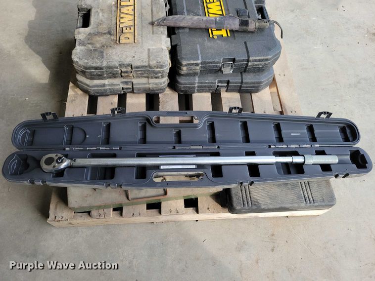 image for item DX6510 Assorted tools