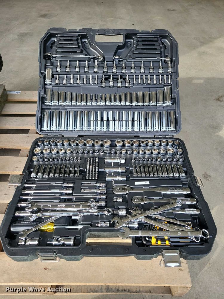 image for item DX6510 Assorted tools