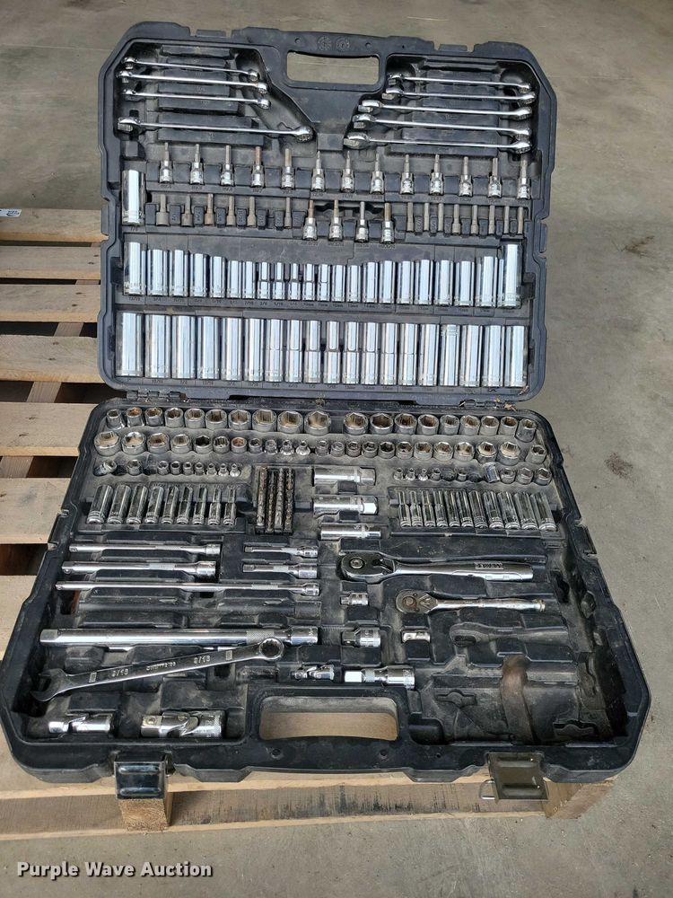 image for item DX6510 Assorted tools