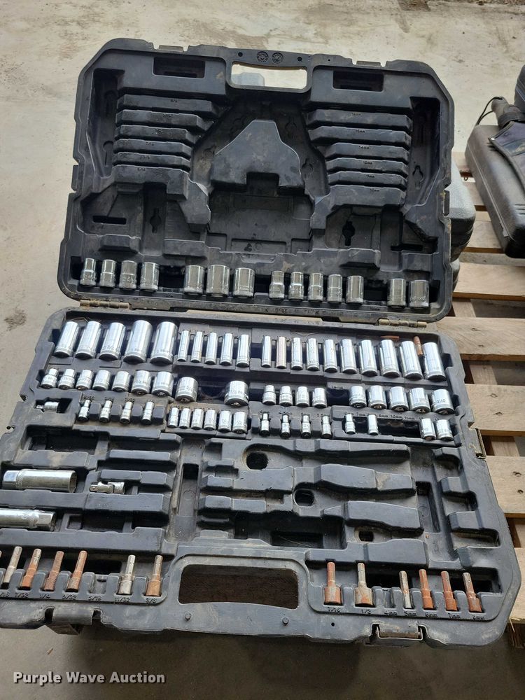 image for item DX6510 Assorted tools