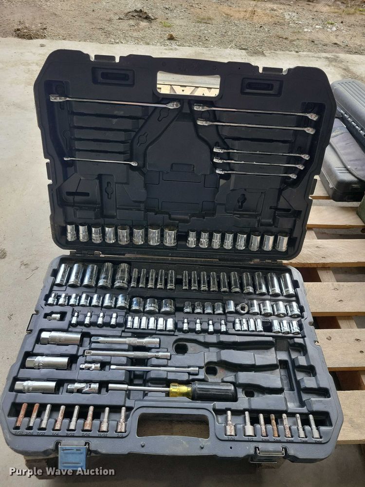 image for item DX6510 Assorted tools