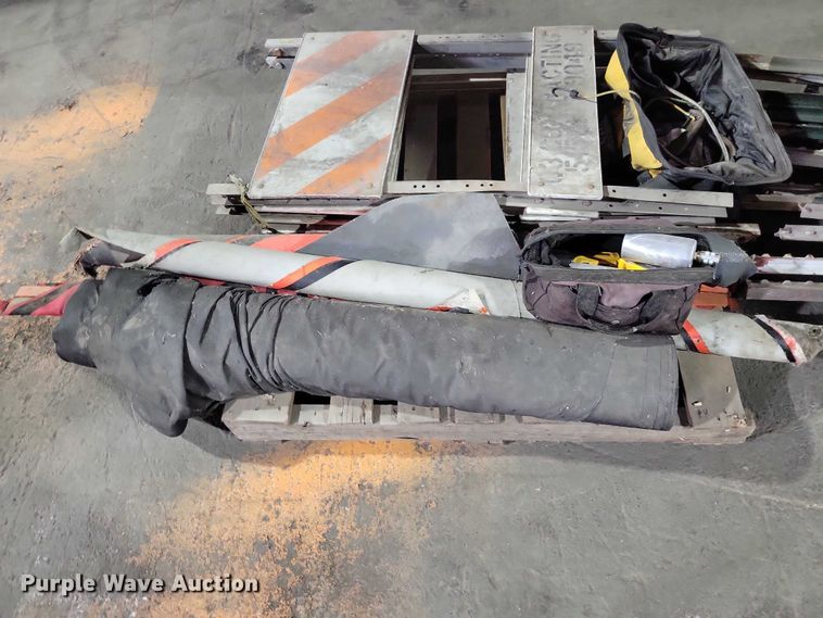 image for item DX6512 Road safety equipment