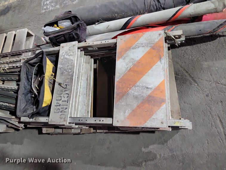 image for item DX6512 Road safety equipment