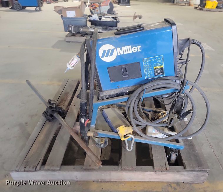 image for item DX6523 Miller Spectrum 875 plasma cutter