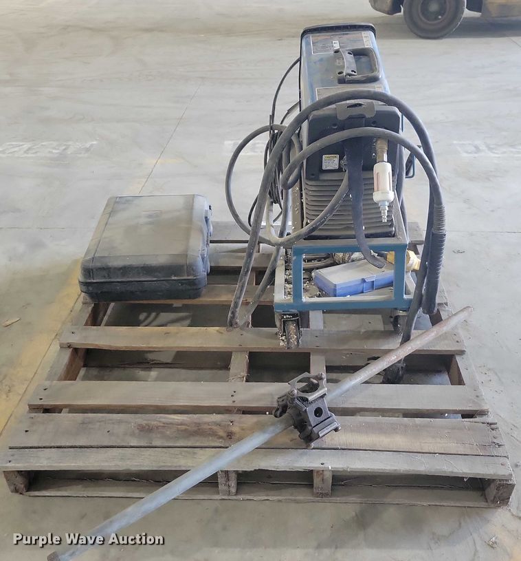 image for item DX6523 Miller Spectrum 875 plasma cutter