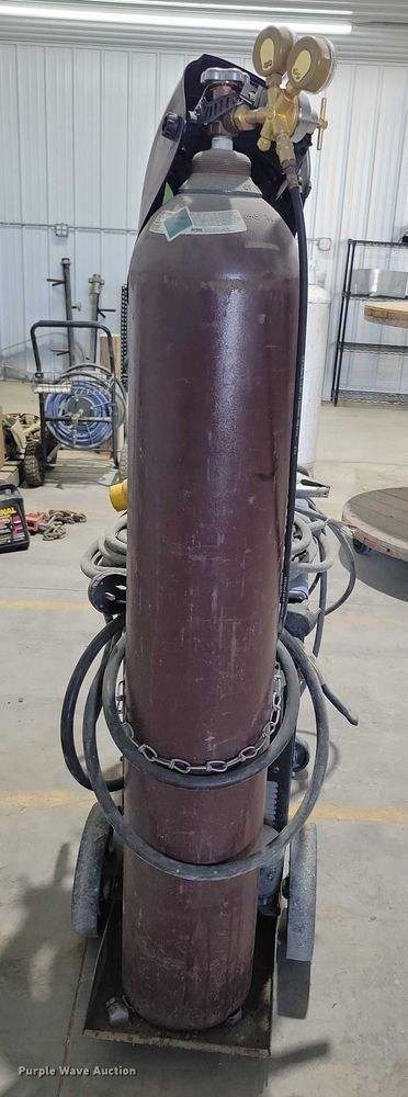 image for item DX6524 Miller Millermatic 252 welder