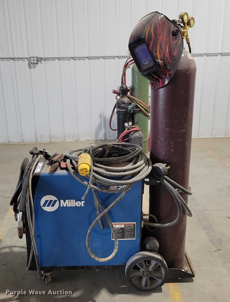 image for item DX6524 Miller Millermatic 252 welder