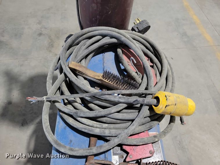 image for item DX6524 Miller Millermatic 252 welder