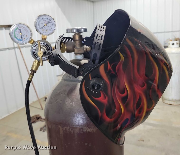 image for item DX6524 Miller Millermatic 252 welder