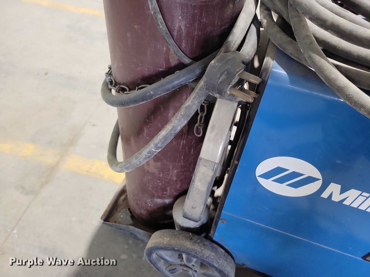 image for item DX6524 Miller Millermatic 252 welder