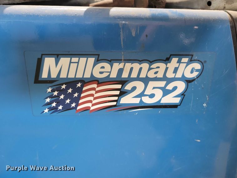 image for item DX6524 Miller Millermatic 252 welder