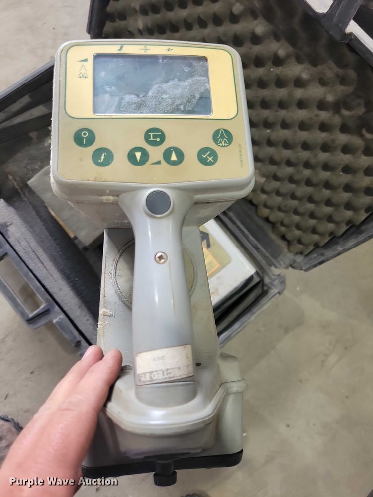 image for item DX6526 (3) locators