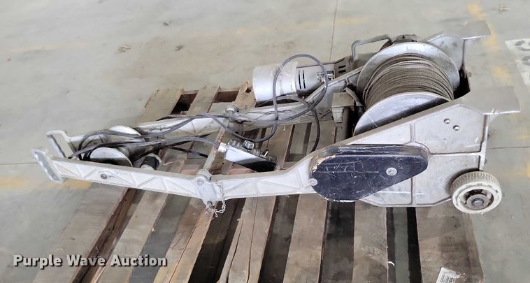 image for item DX6535 Ridgid 700 manhole winch