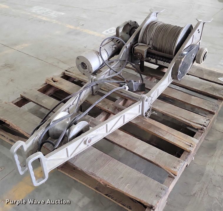 image for item DX6535 Ridgid 700 manhole winch