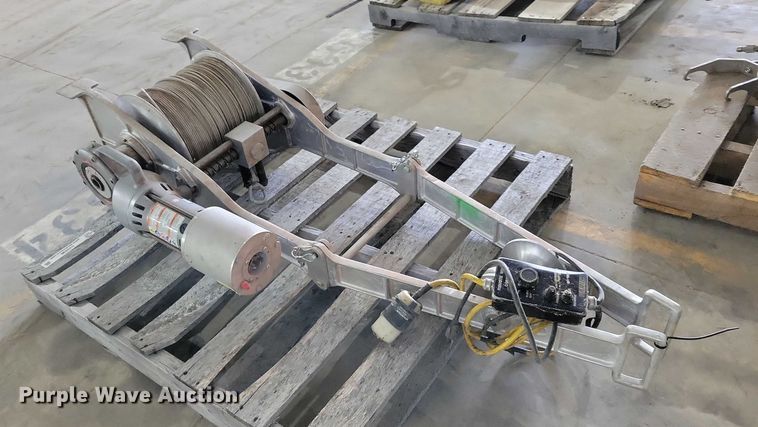 image for item DX6536 Ridgid 700 manhole winch