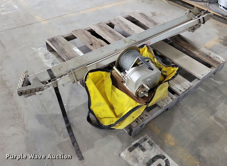 image for item DX6537 Manhole winch system